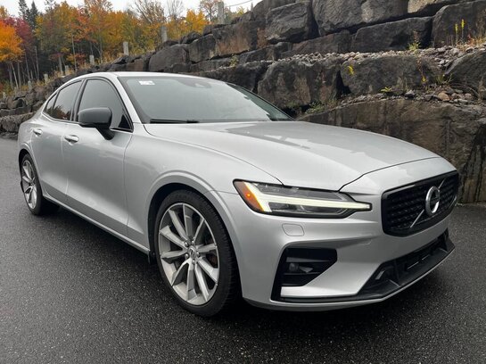 Volvo S60 B5 MOMENTUM AWD / NOUVEL ARRIVAGE ! 2022 Argent
